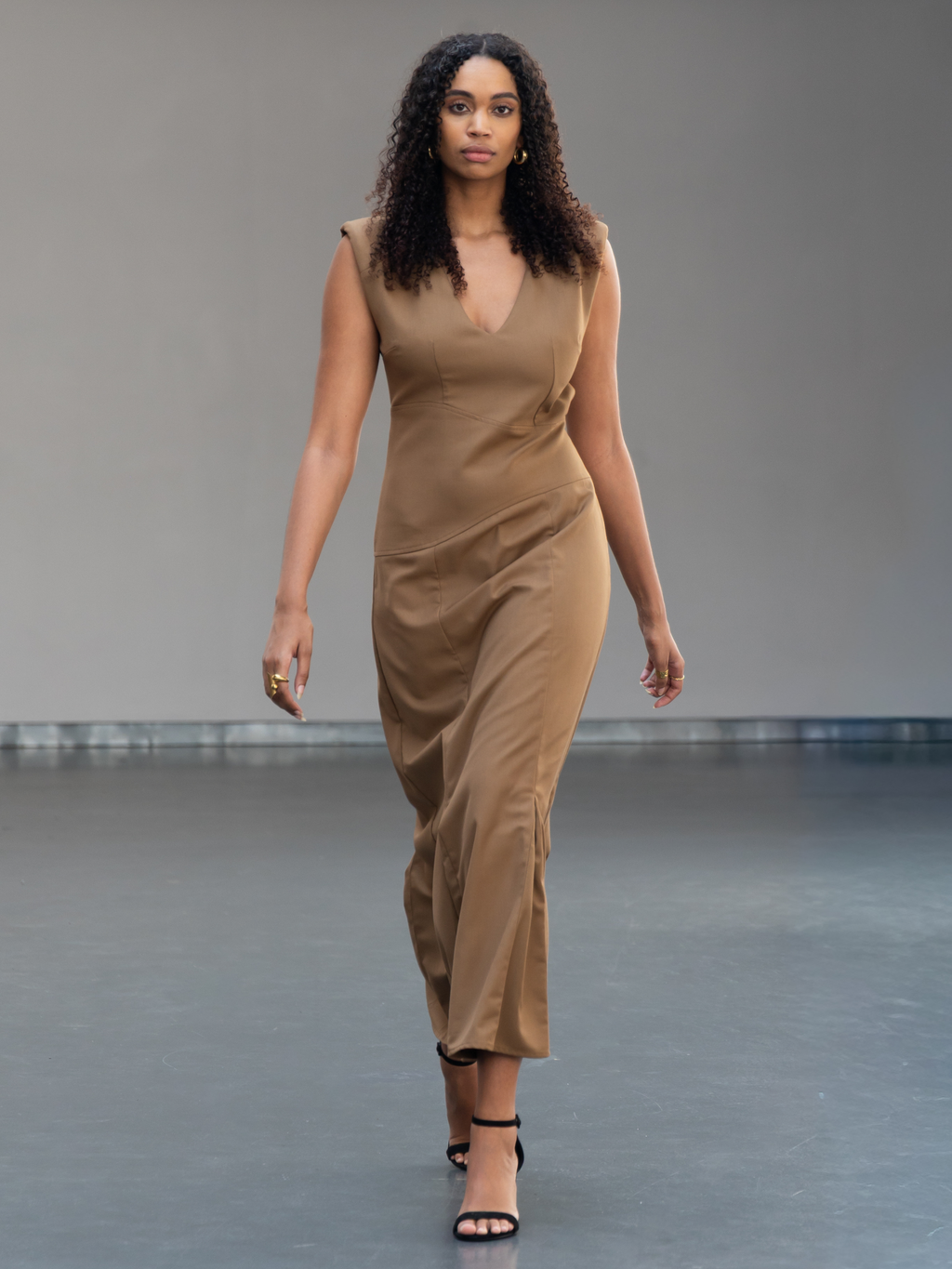POISE Robe