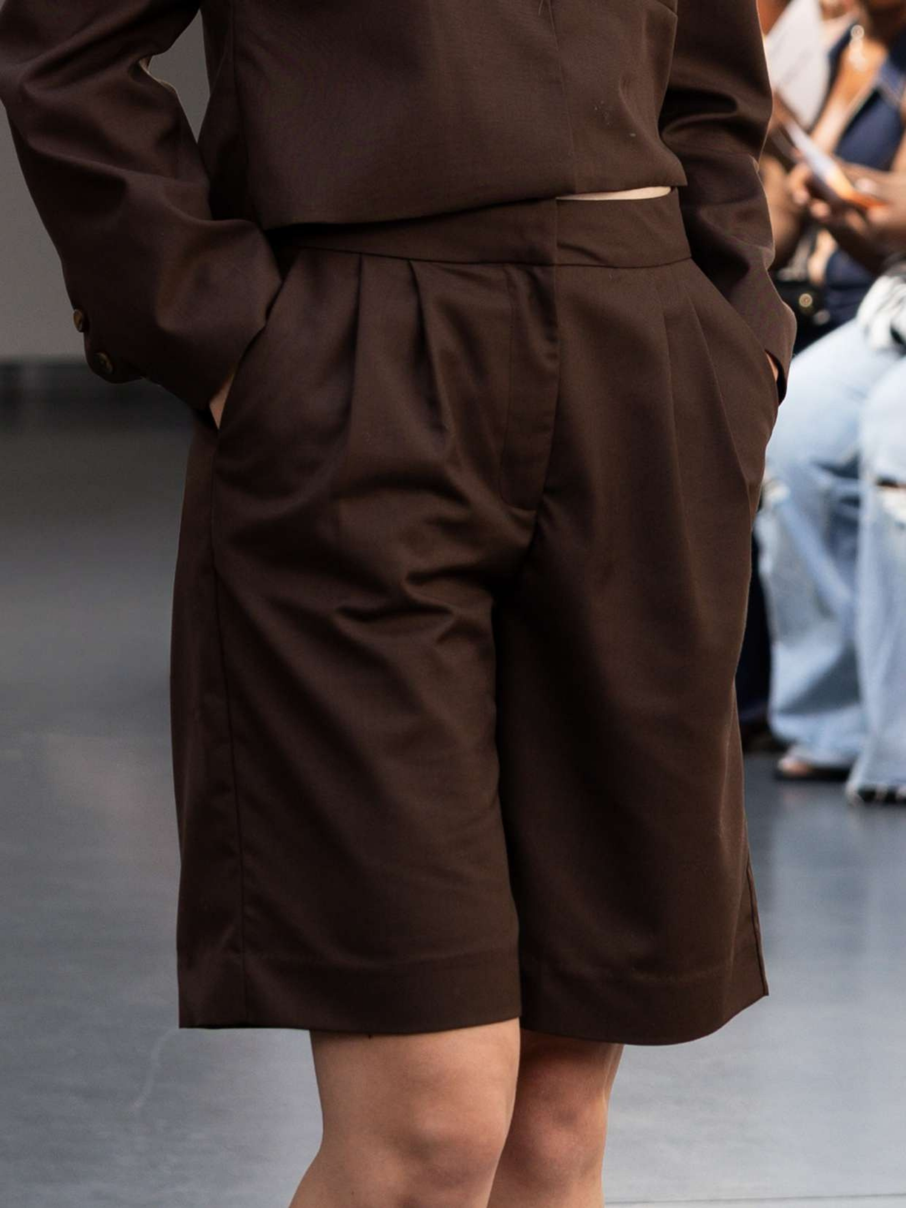 POISE Short Tailleur